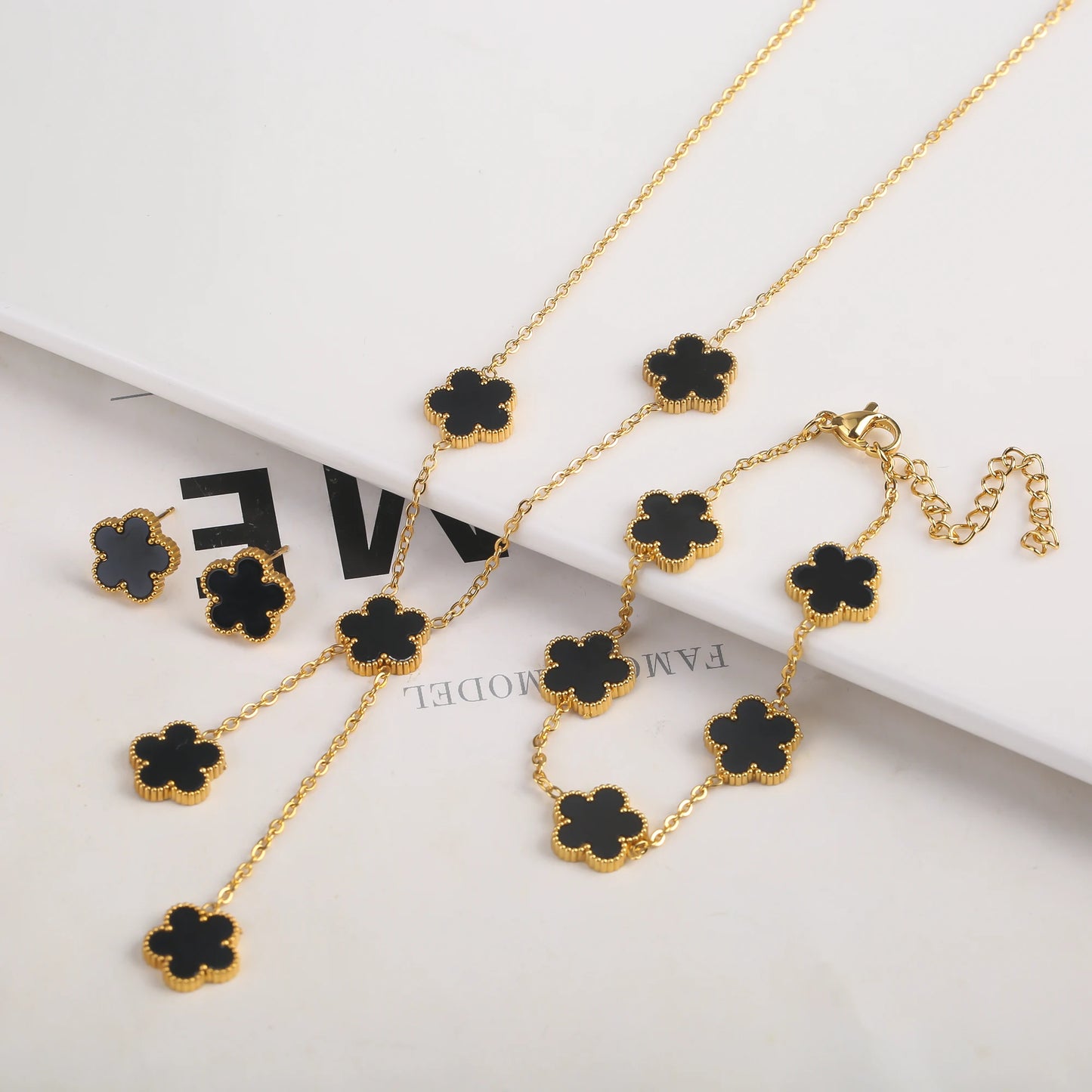 Adjustable New Design Gold Plated Stainless Steel Plant Flower Necklace Set With Five Leaf Petals Women's Luxury Gifts Clover