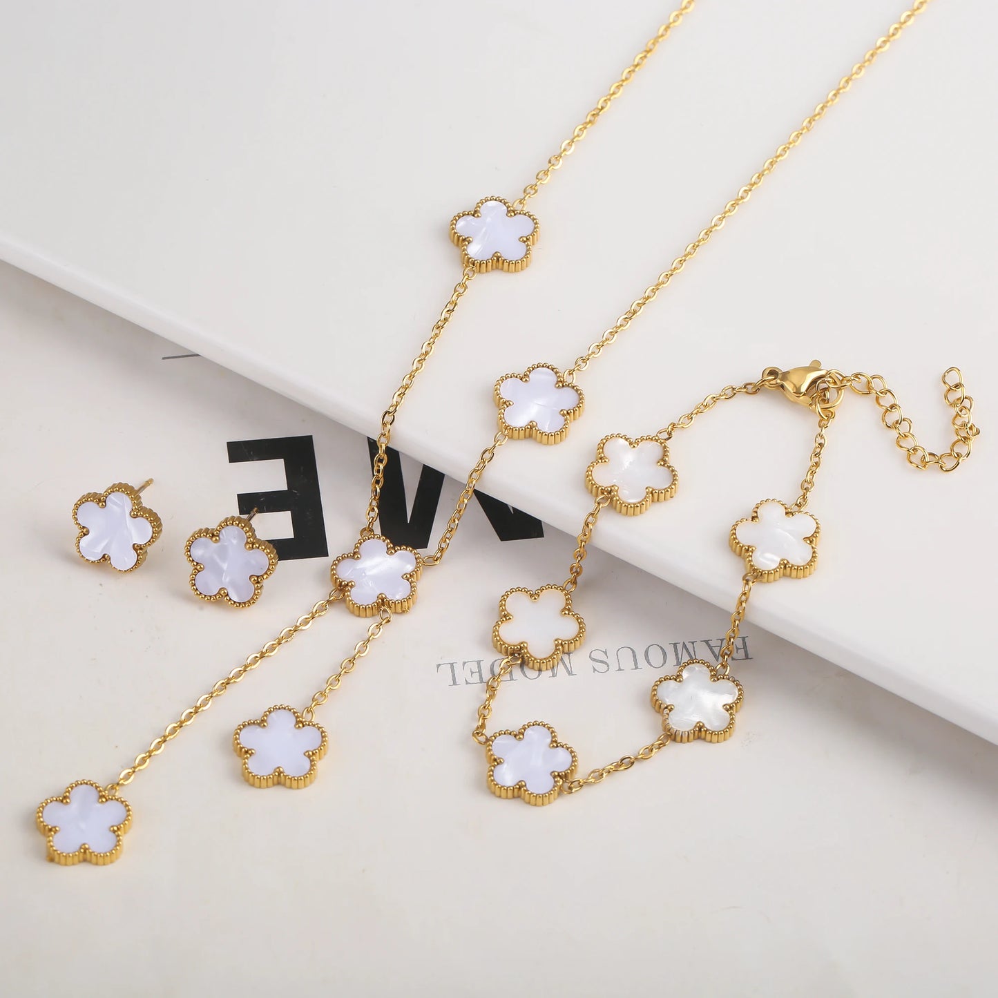 Adjustable New Design Gold Plated Stainless Steel Plant Flower Necklace Set With Five Leaf Petals Women's Luxury Gifts Clover