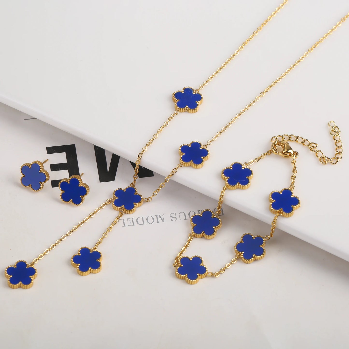 Adjustable New Design Gold Plated Stainless Steel Plant Flower Necklace Set With Five Leaf Petals Women's Luxury Gifts Clover