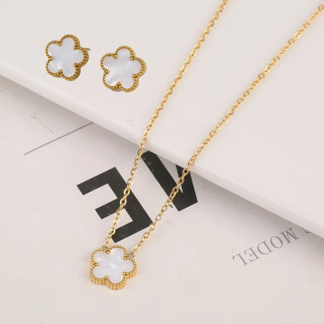 Adjustable New Design Gold Plated Stainless Steel Plant Flower Necklace Set With Five Leaf Petals Women's Luxury Gifts Clover